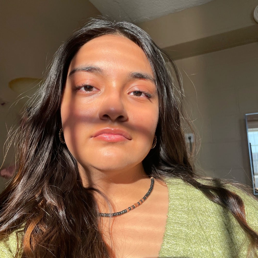 Meet your Posher, Yamila